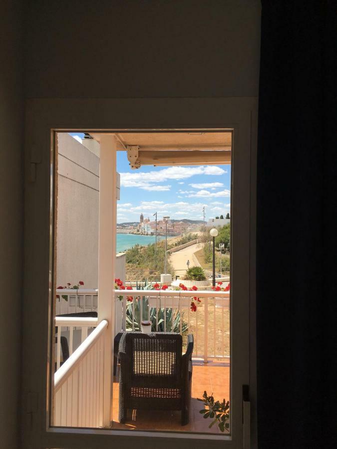 Casa Balmins Sitges Bed & Breakfast Exterior photo