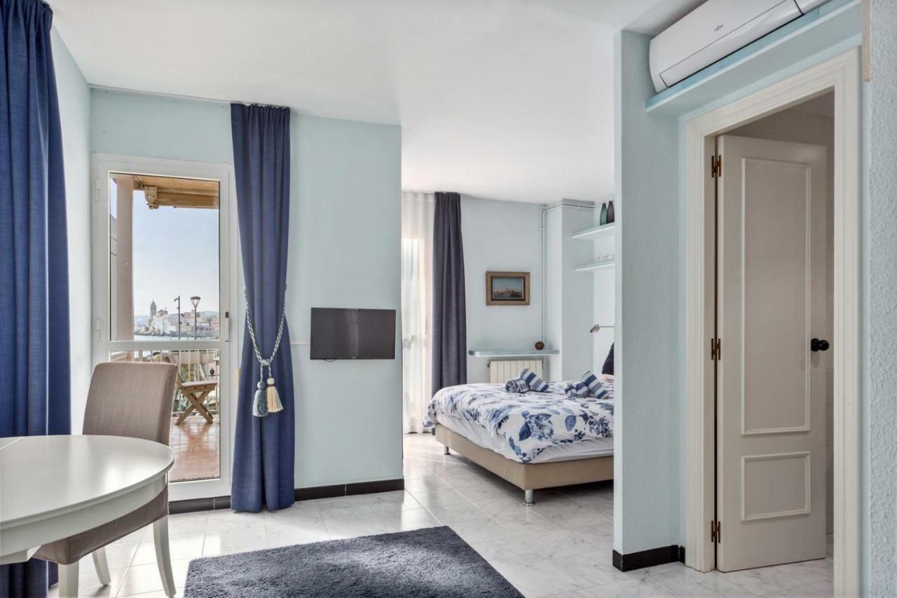 Casa Balmins Sitges Bed & Breakfast Exterior photo