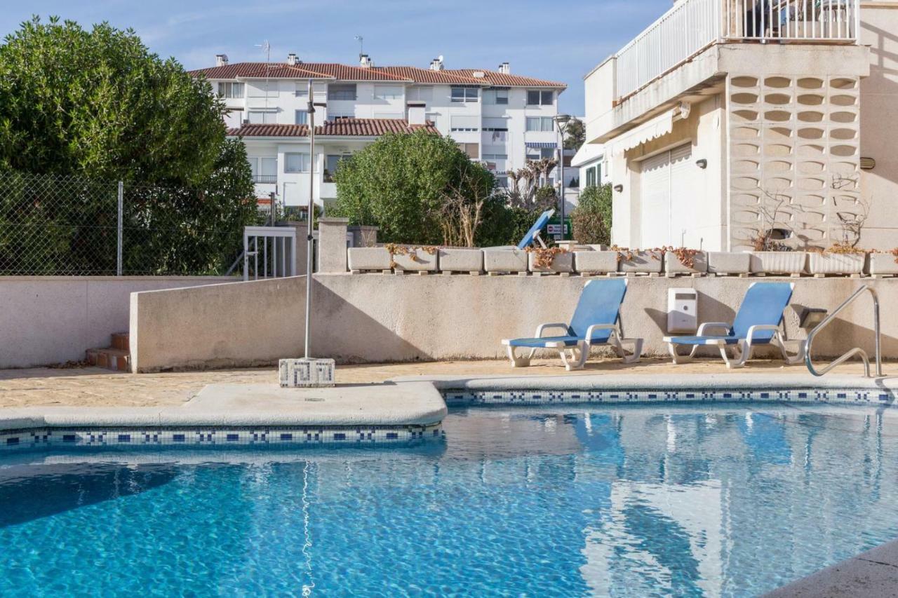 Casa Balmins Sitges Bed & Breakfast Exterior photo